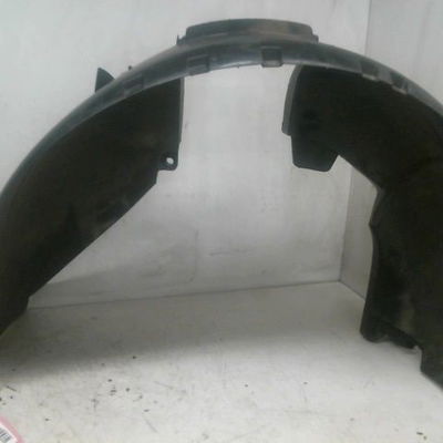 Pare-boue avant droit Dacia SANDERO 1.5 dci (2010)