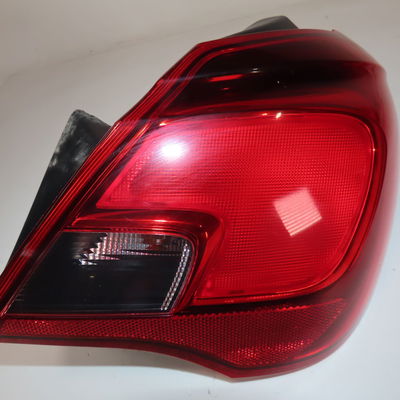 Feu arrière droit Opel CORSA E (X15) 1.4 (08, 68) (2014)