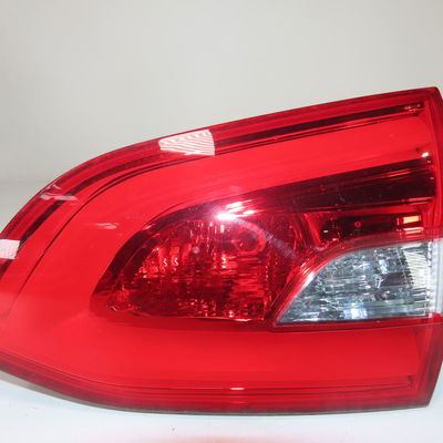 Feu arrière intérieur droit Peugeot 308 SW II (LC_, LJ_, LR_, LX_, L4_) 1.5 bluehdi 130 (2017-2021)