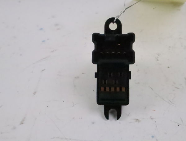 Commande leve-glace porte arrière droite Nissan NOTE (E11, NE11) 1.5 dci (2010-2012)