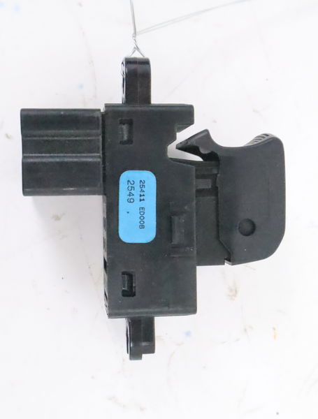 Commande leve-glace porte arrière gauche Nissan NOTE (E11, NE11) 1.5 dci (2010-2012)