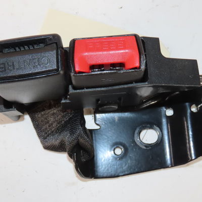 Ancrage ceinture arrière gauche Renault CLIO III (BR0-1, CR0-1) 1.2 16v (br02, br0j, br11, cr02, cr0j, cr11) (2005-2014) 5 portes