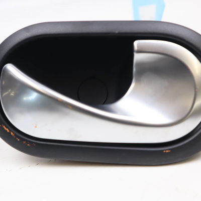 Poignee int porte ard Renault TWINGO III (BCM_, BCA_) Z.e: (bca1) (2020)