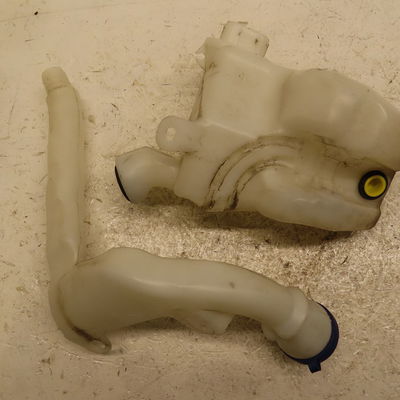 Reservoir lave-glace avant Citroën C3 III (SX) 1.6 bluehdi 75 (2016)