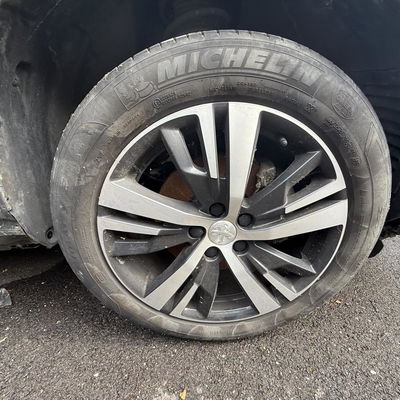 Jante aluminium 3 Peugeot 3008 SUV (MC_, MR_, MJ_, M4_) 1.2 thp- puretech 130 (mrhnsm, mrhnsu, mrhnsj, mrhnyw,... (2016)