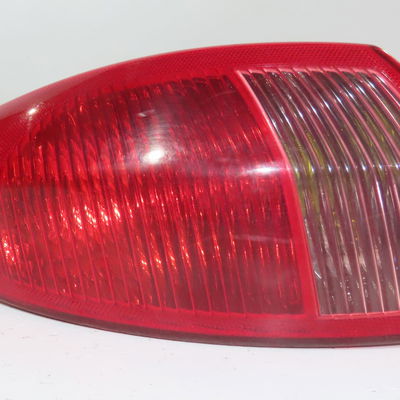 Feu arrière gauche Alfa romeo 147 (937_) 1.9 jtd (937.axd1a, 937.bxd1a) (2001-2010)