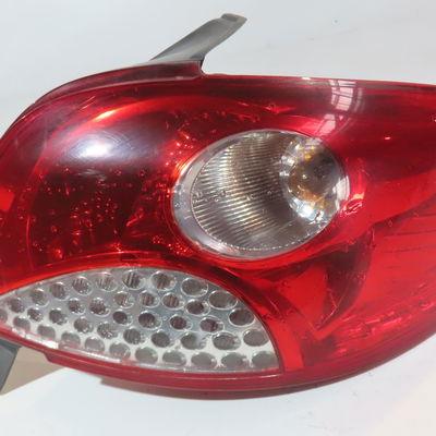 Feu arrière droit Peugeot 206 (2L_, 2M_) 1.4 hdi eco 70 (2009-2013) 5 portes