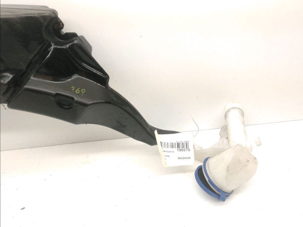 Reservoir lave-glace avant Peugeot 308 II (LB_, LP_, LW_, LH_, L3_) 1.2 thp 110 (2013-2021)