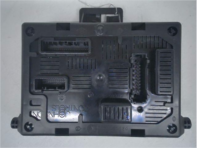 Platine fusible habitacle Renault MODUS - GRAND MODUS (F-JP0_) 1.2 (jp0c, jp0k, fp0c, fp0k, fp0p, jp0p, jp0t) (2004) 5 portes
