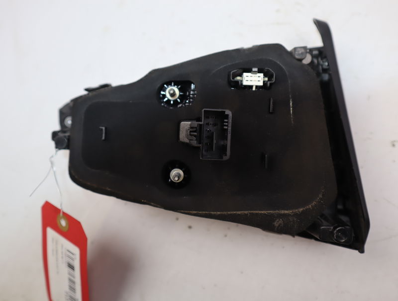 Feu arrière intérieur droit Volkswagen GOLF VII (5G1, BQ1, BE1, BE2) 1.0 tsi (2015-2020)