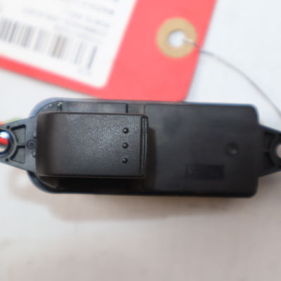 Commande leve-glace porte arrière droite Mazda 6 Hatchback (GG) 2.0 di (gg14) (2002-2007)