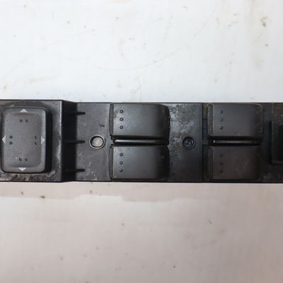 Commande lève-glace porte avant gauche Mazda 6 Hatchback (GG) 2.0 di (gg14) (2002-2007)