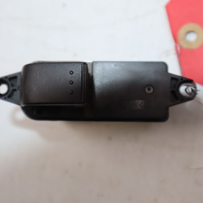Commande leve-glace porte arrière gauche Mazda 6 Hatchback (GG) 2.0 di (gg14) (2002-2007)