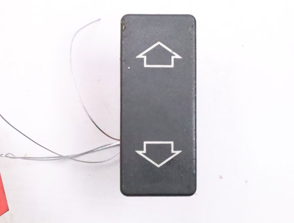 Commande lève-glace porte avant droite Peugeot 205 II (20A-C) 1.8 xdt (1990-1997)