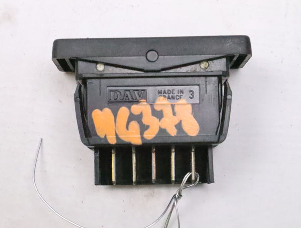 Commande lève-glace porte avant droite Peugeot 205 II (20A-C) 1.8 xdt (1990-1997)