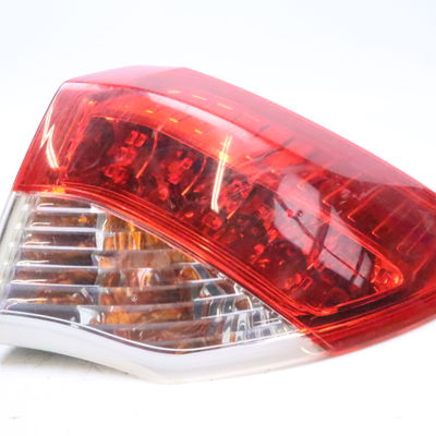 Feu arrière droit Renault LAGUNA III (BT0-1) 2.0 16v (bt05, bt0f, bt0w) (2007-2012)