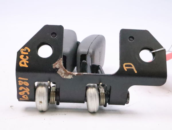 Ancrage ceinture arrière droit Volvo S40 I (644) 1.6 (1995-1999)