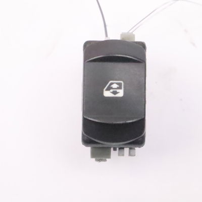 Commande lève-glace porte avant droite Renault MEGANE II (BM0-1_, CM0-1_) 1.5 dci (bm1e, cm1e) (2005-2008)