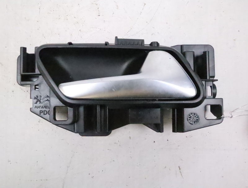 Poignee int porte ard Peugeot 2008 II (UD_, US_, UY_, UK_) 1.2 puretech 100 (2019)