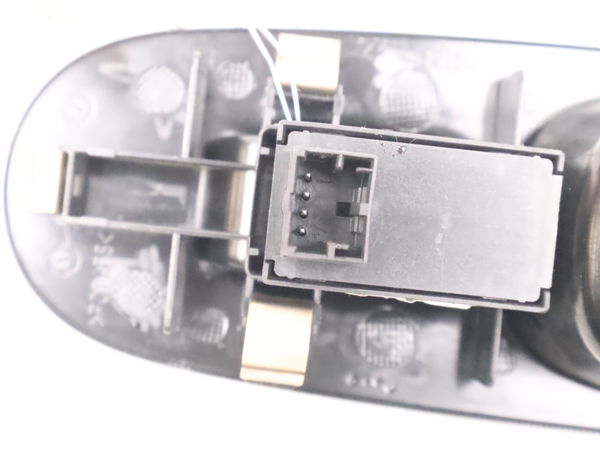 Commande lève-glace porte avant droite Fiat PUNTO (199_) 1.3 d multijet (2012)