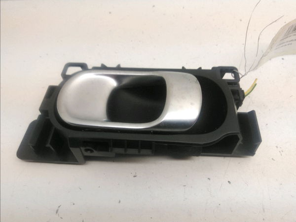 Poignee int porte avd Citroën C5 AIRCROSS (A_) 1.2 puretech 130 (arhnsj) (2018)