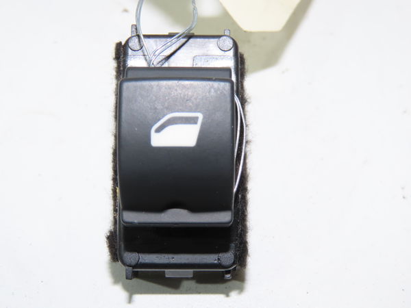 Commande lève-glace porte avant droite Citroën C5 AIRCROSS (A_) 1.2 puretech 130 (arhnsj) (2018)