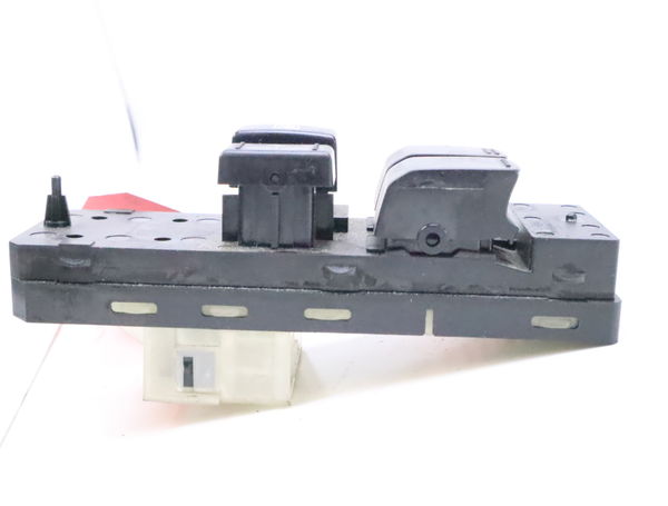 Commande lève-glace porte avant gauche Suzuki SWIFT III (MZ, EZ) 1.3 ddis (rs 413d) (2005)