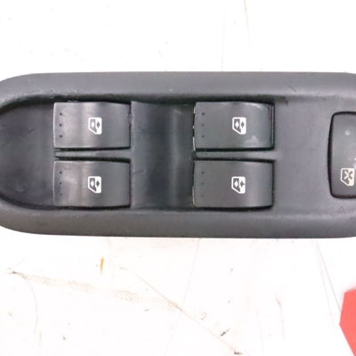 Commande lève-glace porte avant gauche Renault MEGANE II (BM0-1_, CM0-1_) 1.9 dci (2005-2009)