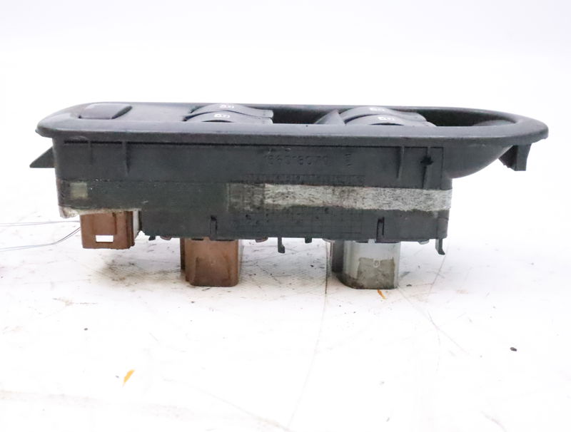 Commande lève-glace porte avant gauche Renault MEGANE II (BM0-1_, CM0-1_) 1.9 dci (2005-2009)