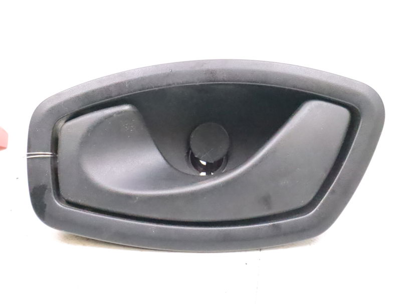 Poignee int porte avg Renault MEGANE III 3-5 portes (BZ0-1_, B3_) 1.5 dci (2009)