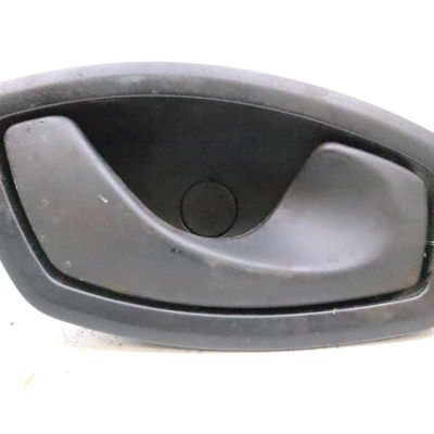 Poignee int porte avd Renault MEGANE III 3-5 portes (BZ0-1_, B3_) 1.5 dci (2009)