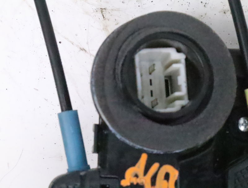 Serrure porte ard Toyota VERSO (_R2_) 1.6 d4-d (war20_) (2013-2018)