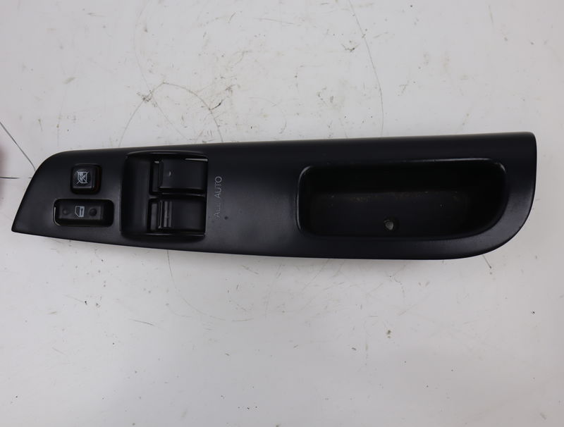 Commande lève-glace porte avant gauche Toyota COROLLA (_E12_) 1.4 d (nde120_) (2004-2007) 5 portes