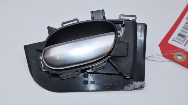 Poignee int porte ard Peugeot 206 (2L_, 2M_) 1.4 i (2010-2013)