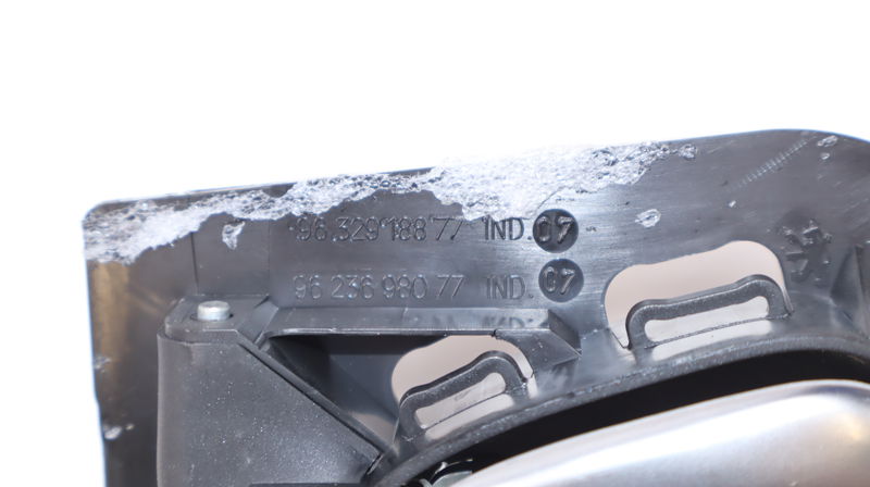 Poignee int porte avd Peugeot 206 (2L_, 2M_) 1.4 i (2010-2013)