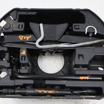 Cric  manivelle Peugeot 208 I (CA_, CC_) 1.2 vti 82 (2012)
