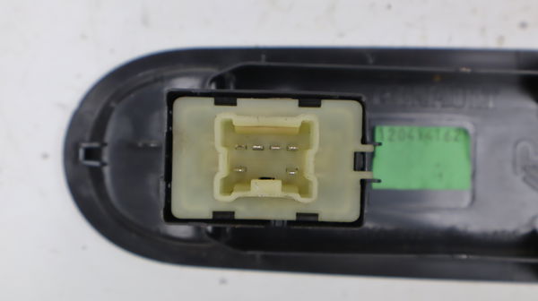 Commande lève-glace porte avant droite Dacia DUSTER (HS_) 1.5 dci 4x4 (2013-2018) 5 portes