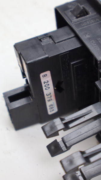 Interrupteur commande de phares Renault CLIO III (BR0-1, CR0-1) 1.5 dci (2010-2014) 3 portes