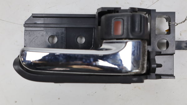 Poignee int porte avd Toyota COROLLA (_E12_) 1.4 d (nde120_) (2004-2007) 5 portes
