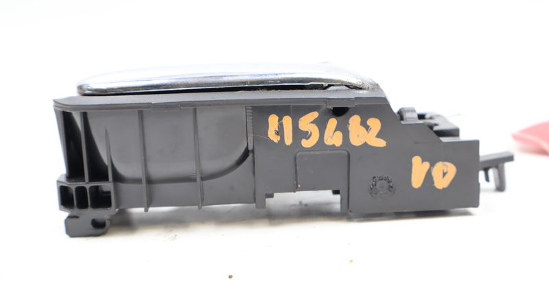 Poignee int porte avd Toyota COROLLA (_E12_) 1.4 d (nde120_) (2004-2007) 5 portes