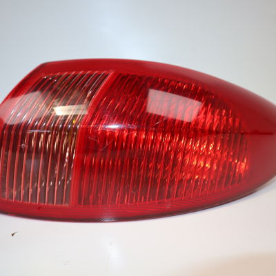 Feu arrière droit Alfa romeo 147 (937_) 1.6 16v t.spark eco (937.axa1a, 937.bxa1a) (2001-2010)