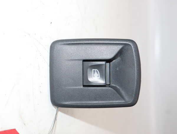 Commande lève-glace porte avant droite Renault KANGOO Express (FW0-1_) 1.5 dci 110 (fw06, fw12) (2013)