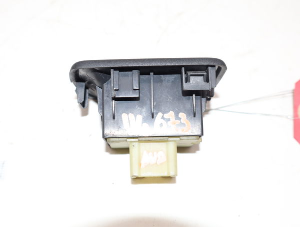 Commande lève-glace porte avant droite Renault KANGOO Express (FW0-1_) 1.5 dci 110 (fw06, fw12) (2013)