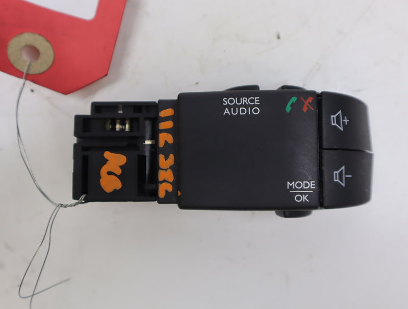 Commande autoradio Renault CLIO IV (BH_) 0.9 tce 90 (2012) 5 portes