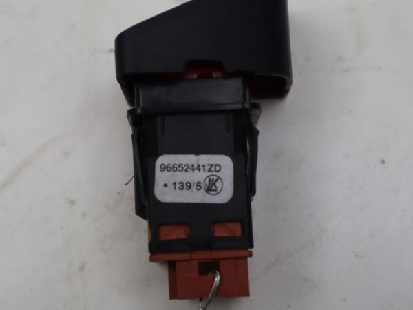 Bouton de warning Peugeot 5008 (0U_, 0E_) 1.6 bluehdi 120 (2014-2017) 5 portes