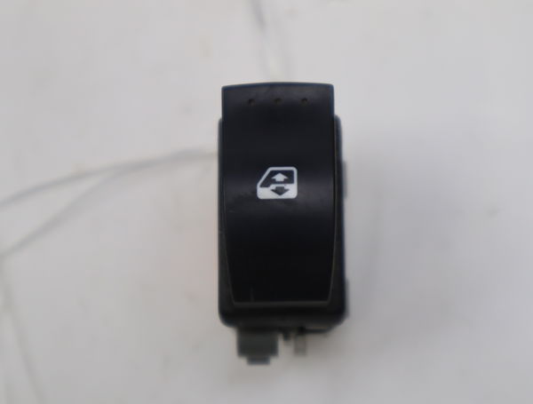 Commande lève-glace porte avant droite Renault MEGANE II (BM0-1_, CM0-1_) 1.6 16v (bm0c, cm0c) (2002-2008)