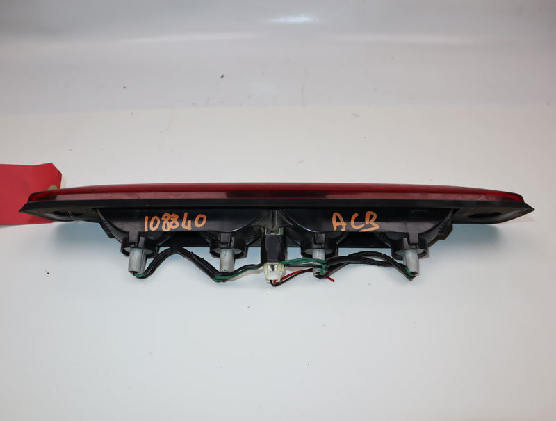 Feux stop supplementaire Isuzu D-MAX II (TFR, TFS) 1.9 ddi 4x4 (tfs87j) (2017)