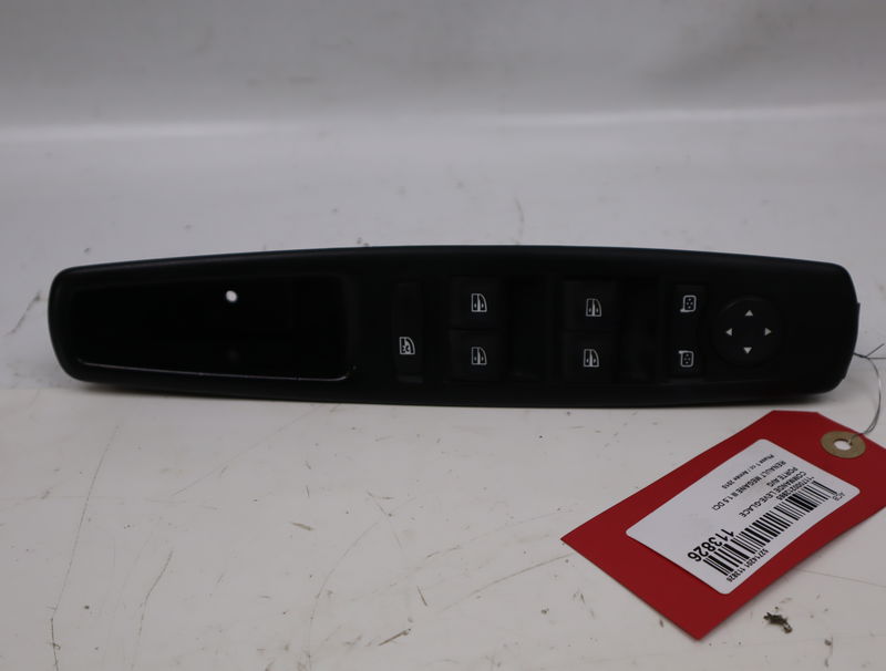 Commande lève-glace porte avant gauche Renault MEGANE III 3-5 portes (BZ0-1_, B3_) 1.5 dci (2009) 5 portes