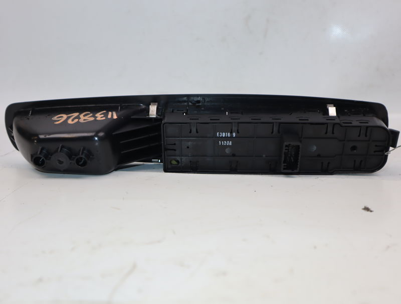 Commande lève-glace porte avant gauche Renault MEGANE III 3-5 portes (BZ0-1_, B3_) 1.5 dci (2009) 5 portes