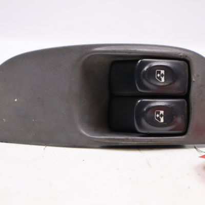 Commande lève-glace porte avant gauche Renault MEGANE I (BA0-1_) 1.9 d eco (ba0a, ba0u, ba0r) (1996-2003)